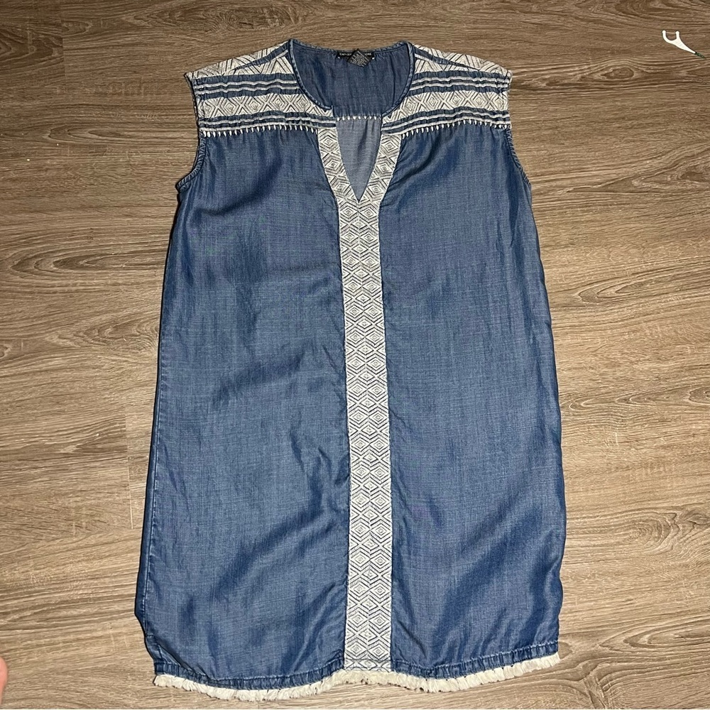 Chelsea & Theodore Denim Chambray Embroidered Dress 100% Tencel Size S​​​